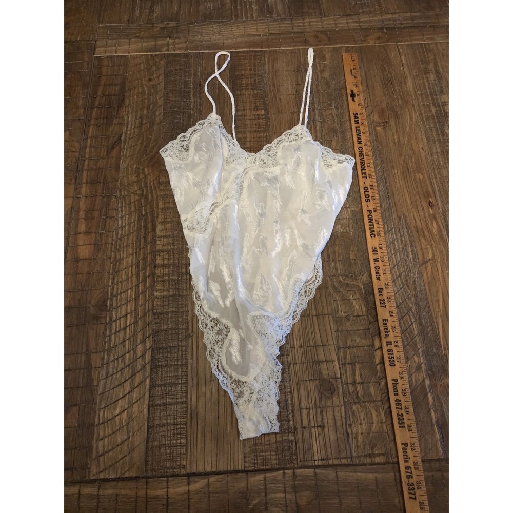 val mode lingerie Size Large